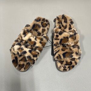 NWT Leopard Print Fuzzy Slippers